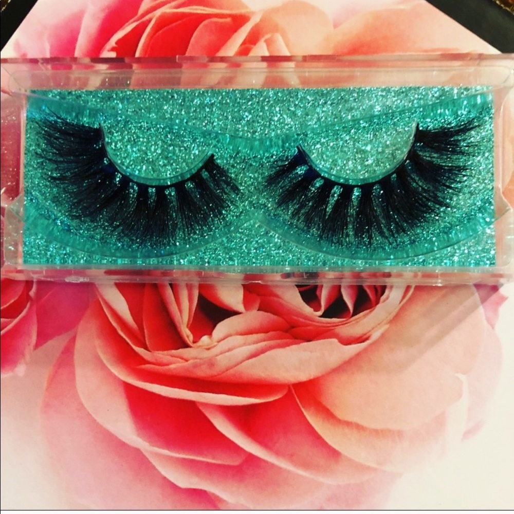 BellaVita mink lash strips. Quality lashes 100%